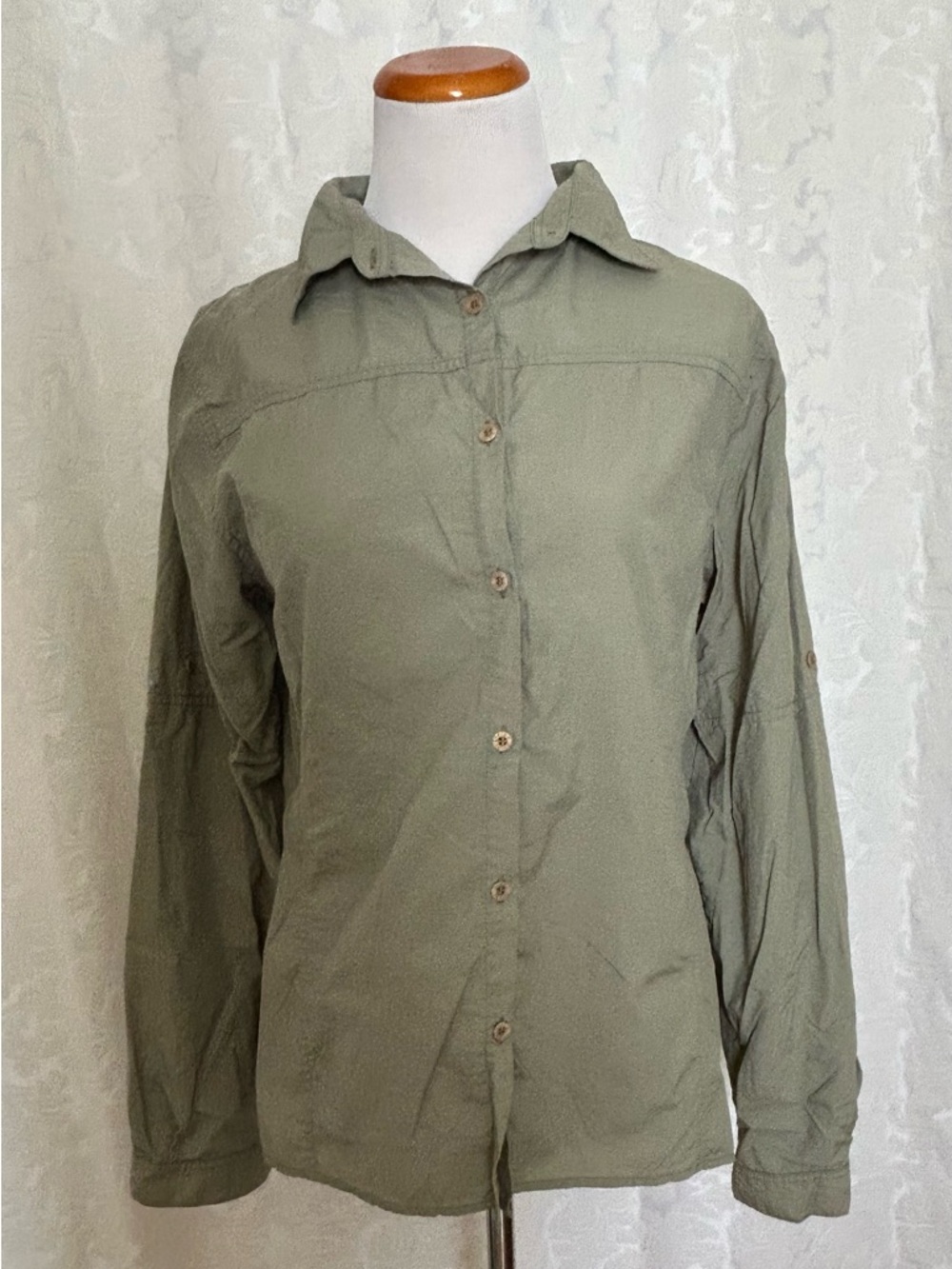 Breathable and Lightweight olive green Button-Up Shirt active wear
